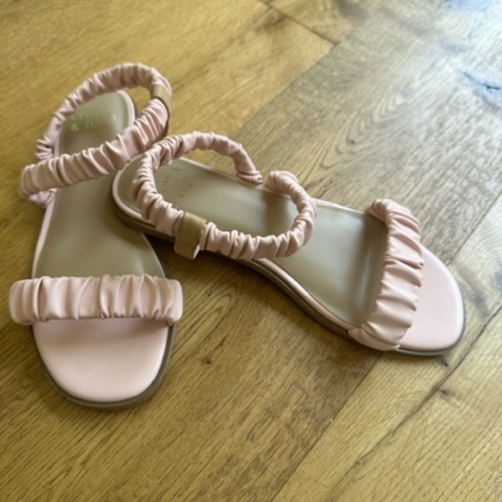 New Crown & Ivy Newport Puffy Sandals in Blush - Size 6.5